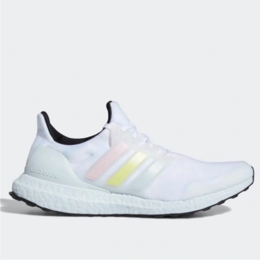 adidas UltraBOOST Sky Tint Blue